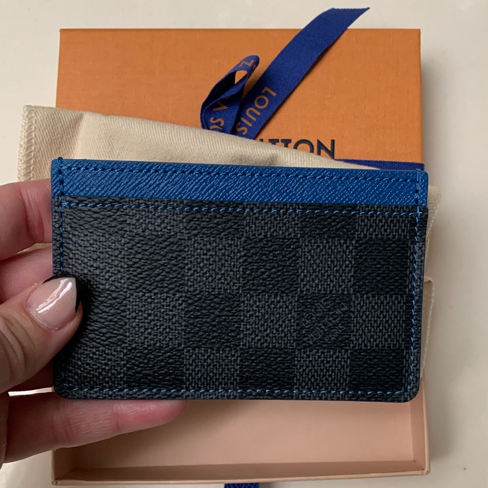 SOLD New Louis Vuitton damier ebene card holder